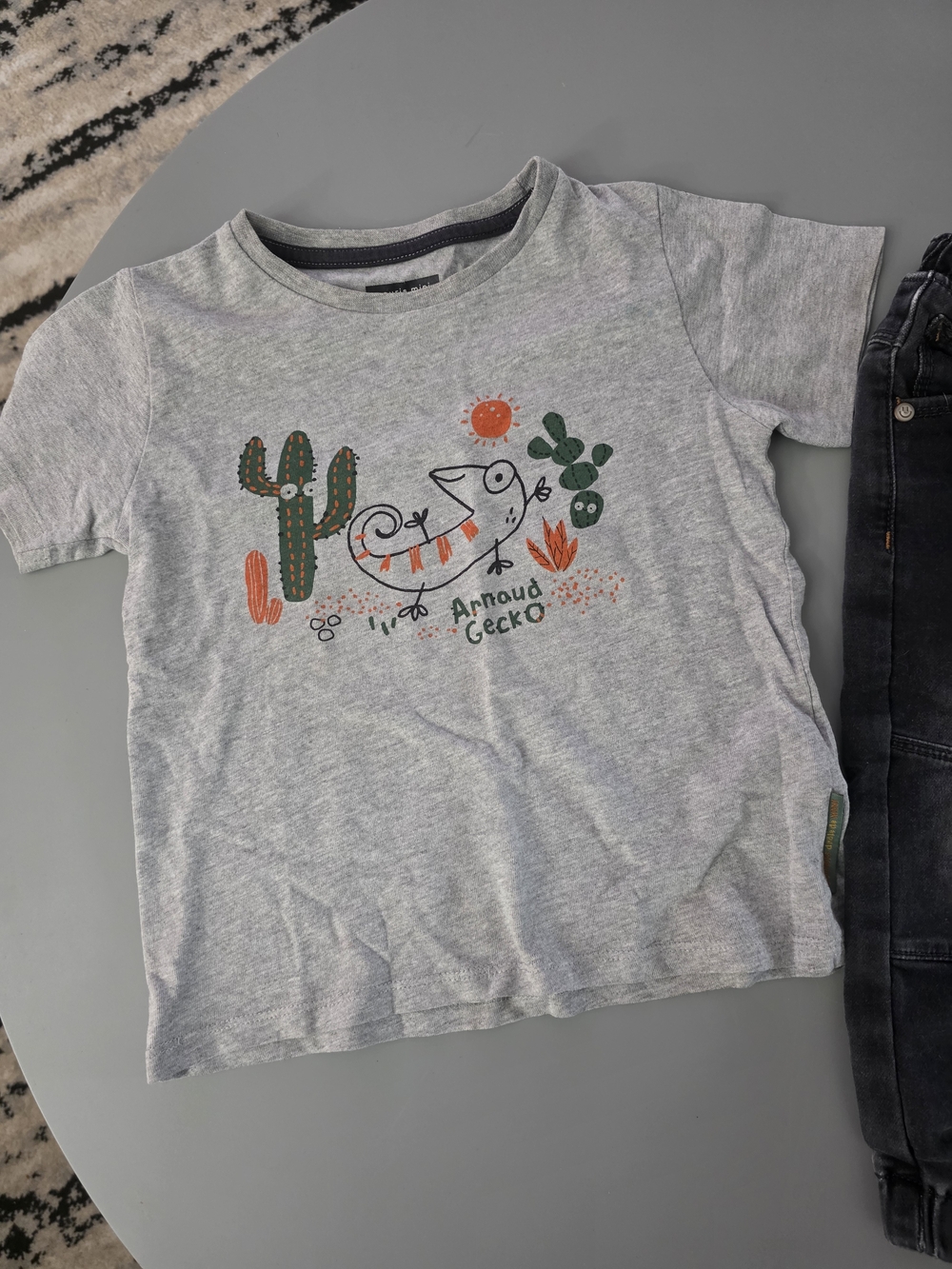 Grey Kids Short Sleeve Tee with Gecko Graphic 18-24 Mois